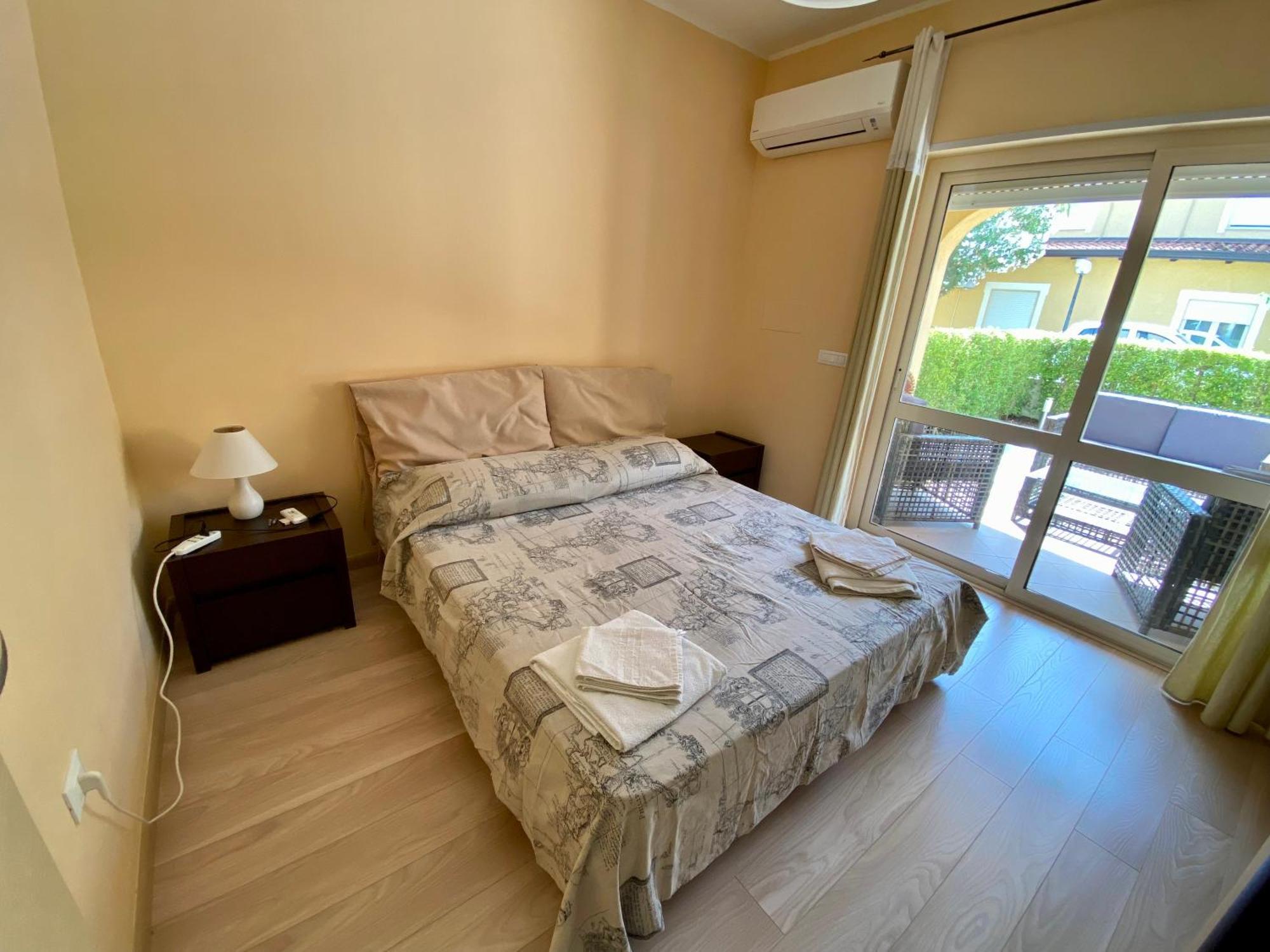 Pizzo Beach Club Apartment Room photo