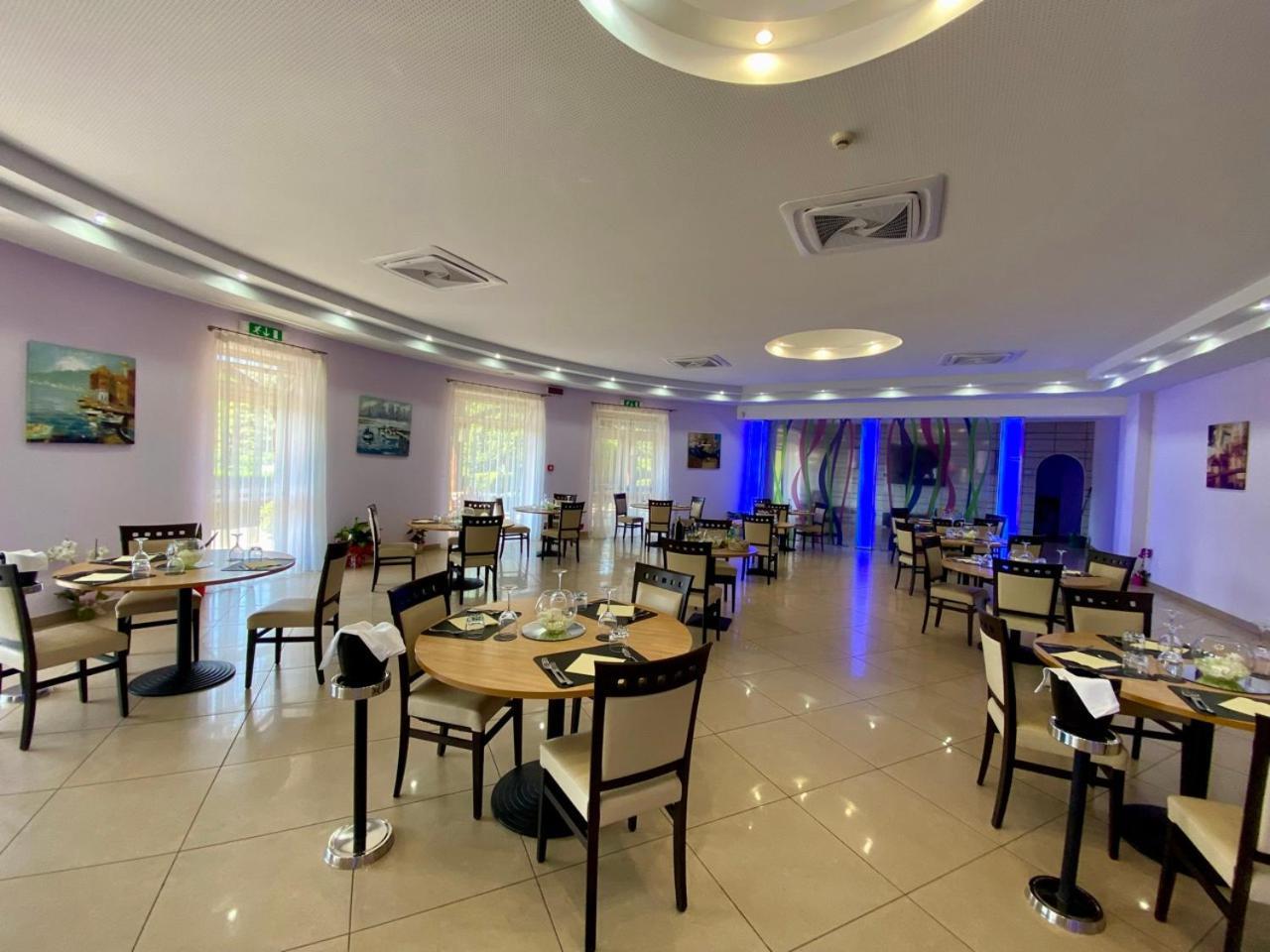 Pizzo Beach Club Apartment Exterior photo
